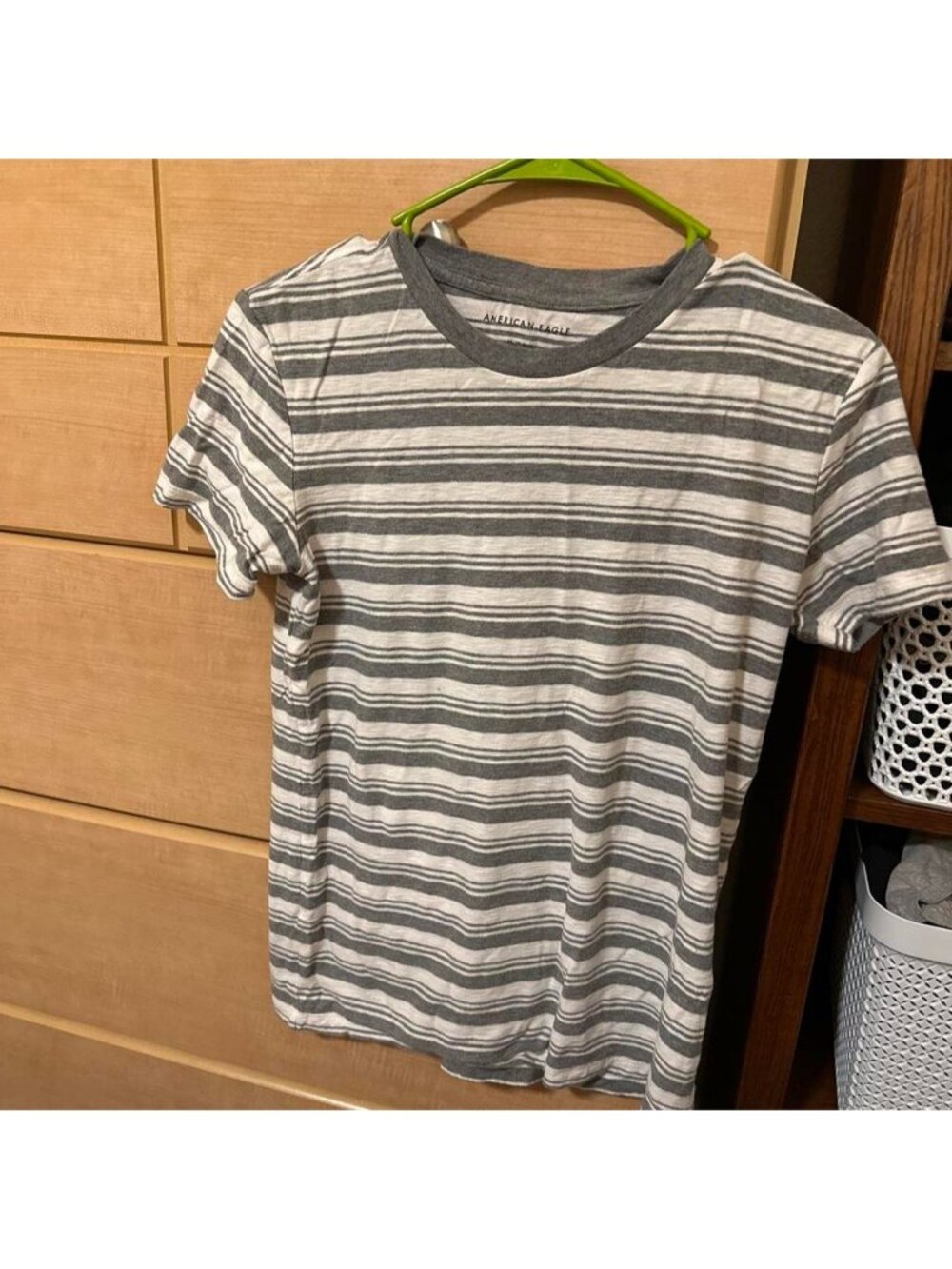 American Eagle Outfitters white and gray horizontal striped t-shirt